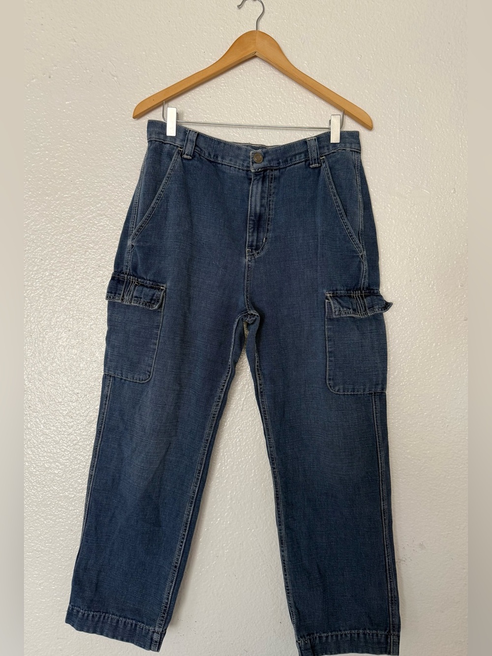 We The Free women’s size 29 Indigo Straight-Leg Cargo Jeans blue